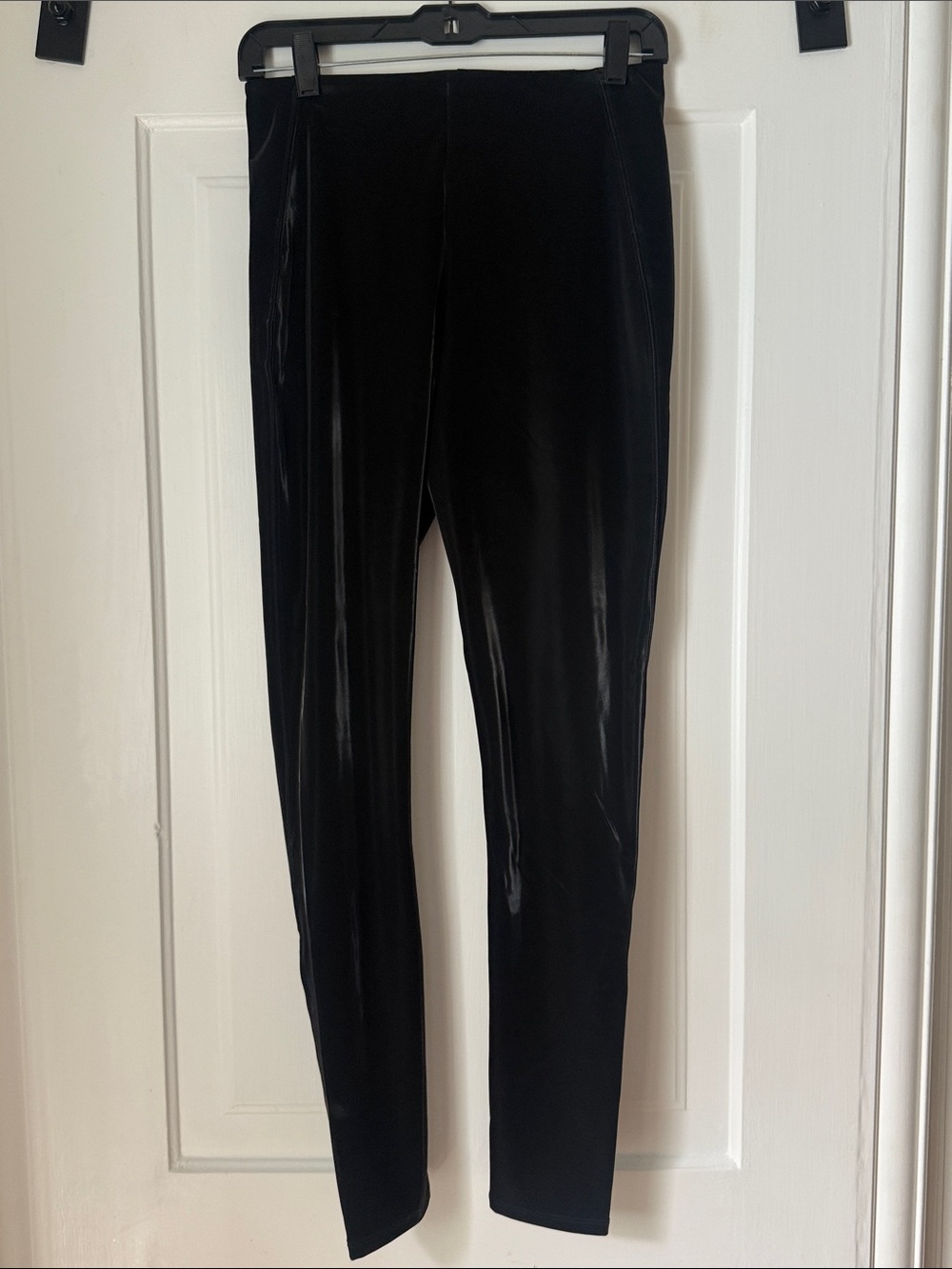 Lysse Black Velvet Leggings with Smooth Waistband